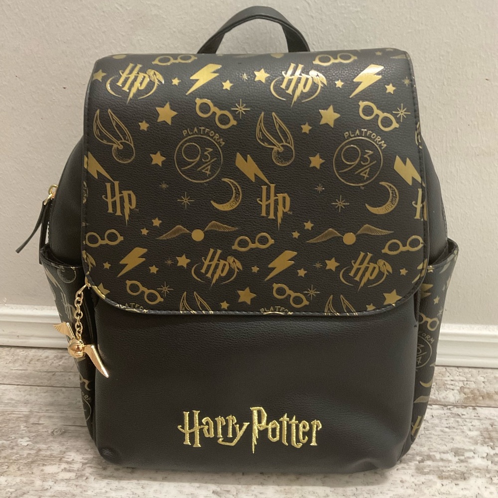 NWT Harry potter backpack, phone crossbody bag, and mini wallet - Picture 2 of 10